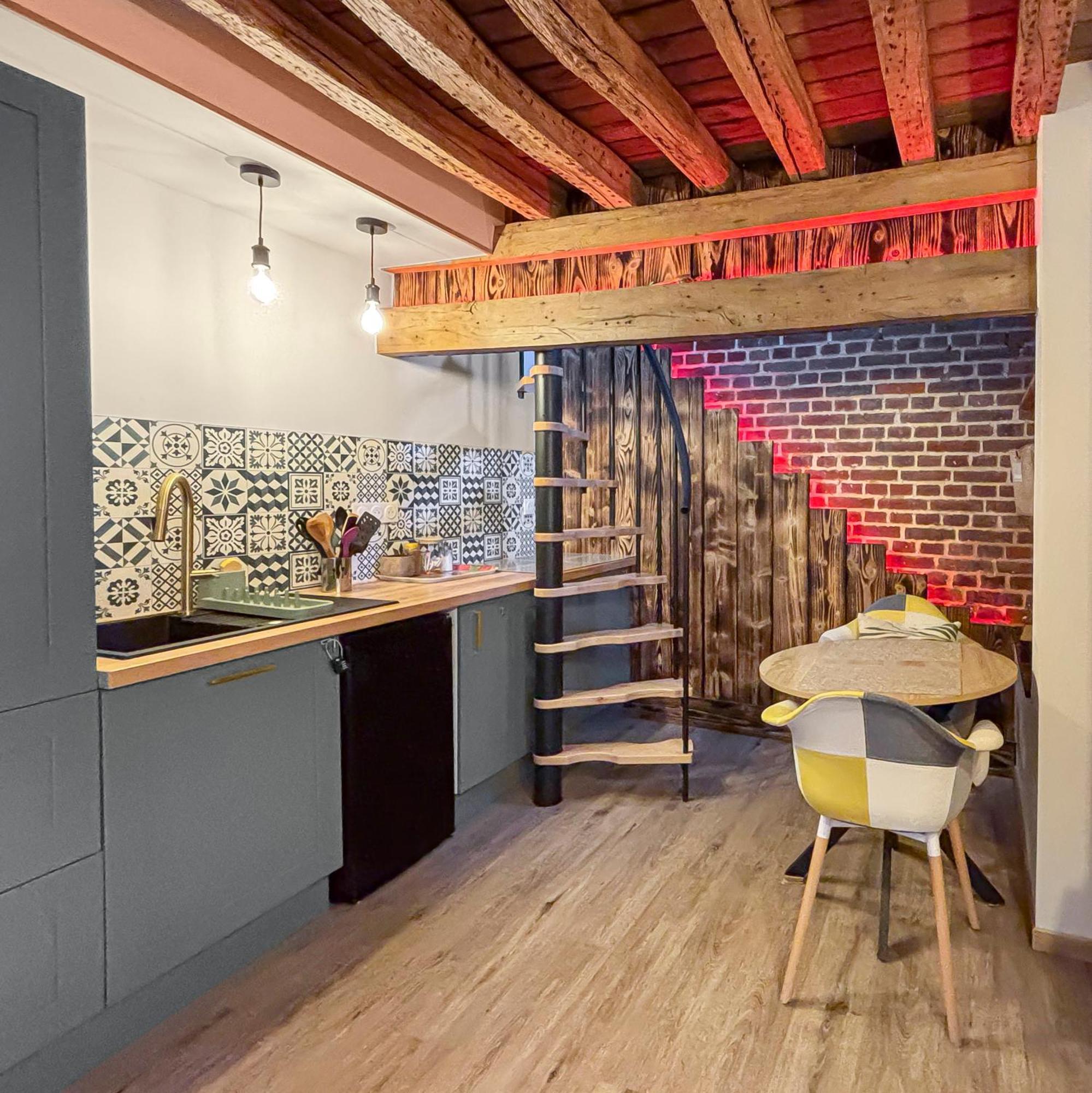 Ferienwohnung Duplex Cosy Avec Netflix & Amazon Prime Beauvais Exterior foto